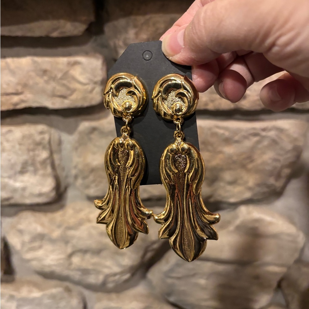 Elegant Gold Dangle Earrings